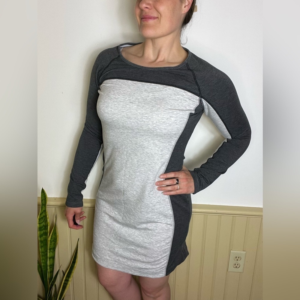 Athleta Omega Dress Gray Heather Sweater Dress Fitted Comfort Women’s Sz M